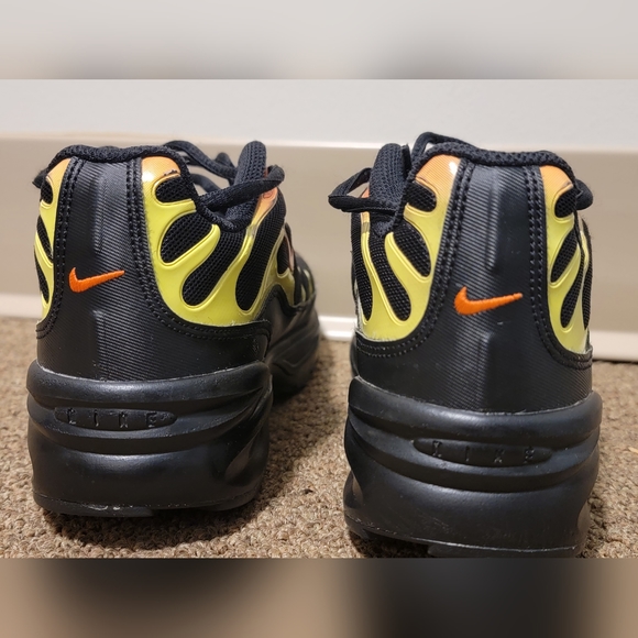Nike Air Max Plus - Picture 5 of 8